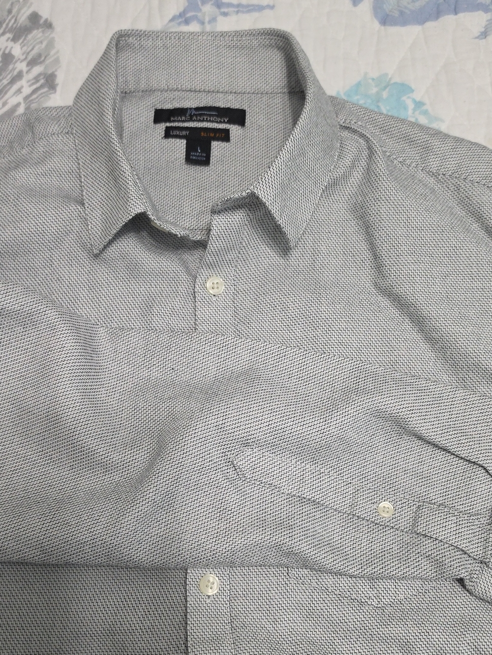 Marc Anthony Men’s Gray Textured Button-Down L9ng Sleeve Shirt Size L Slim Fit